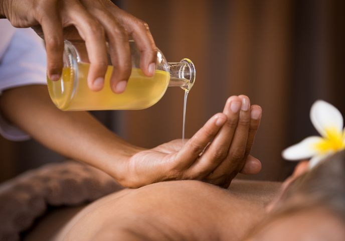 Relaxing Hot Oil Massage